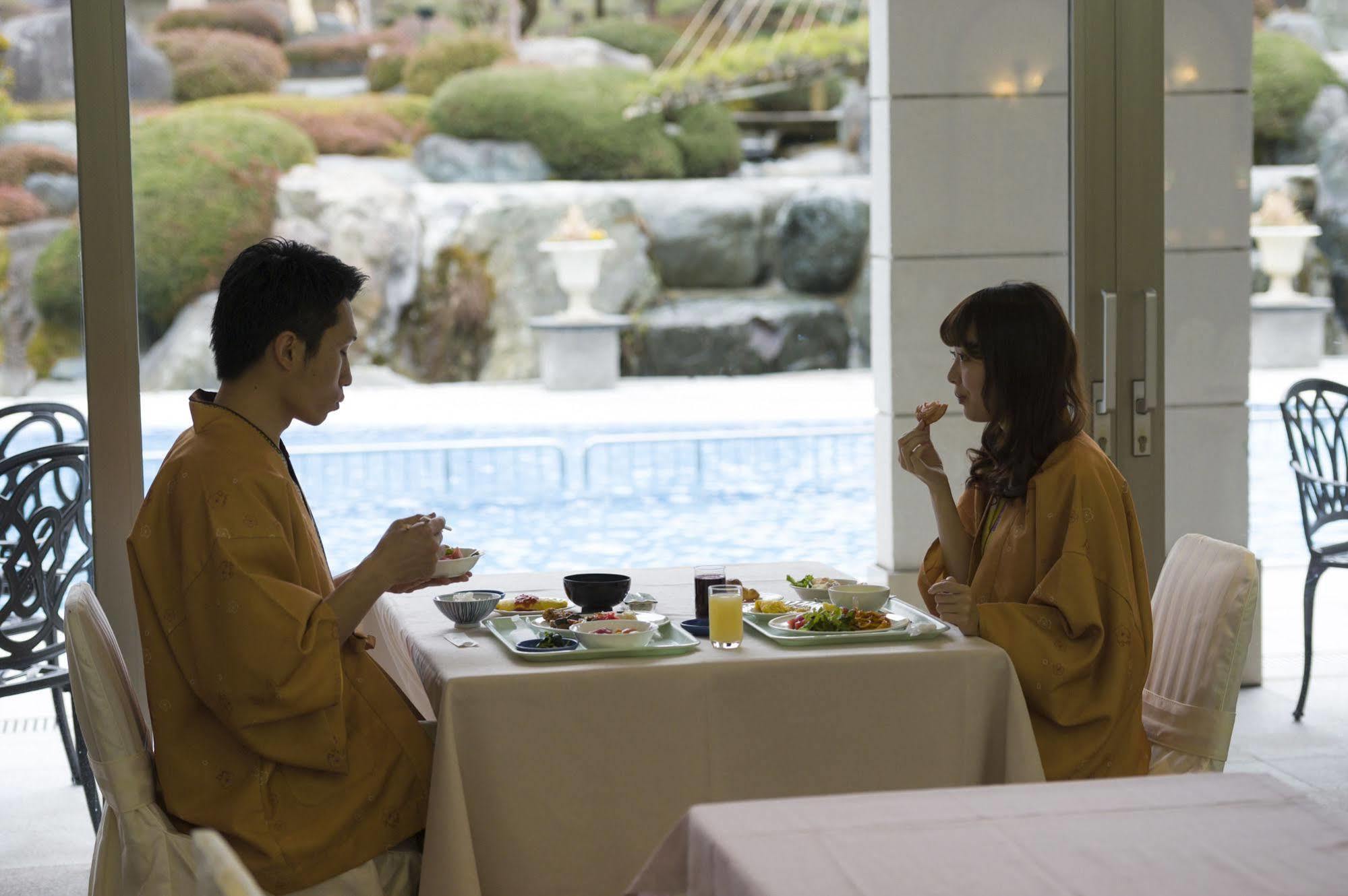 Hotel Kaneyamaen Fujiyoshida Esterno foto
