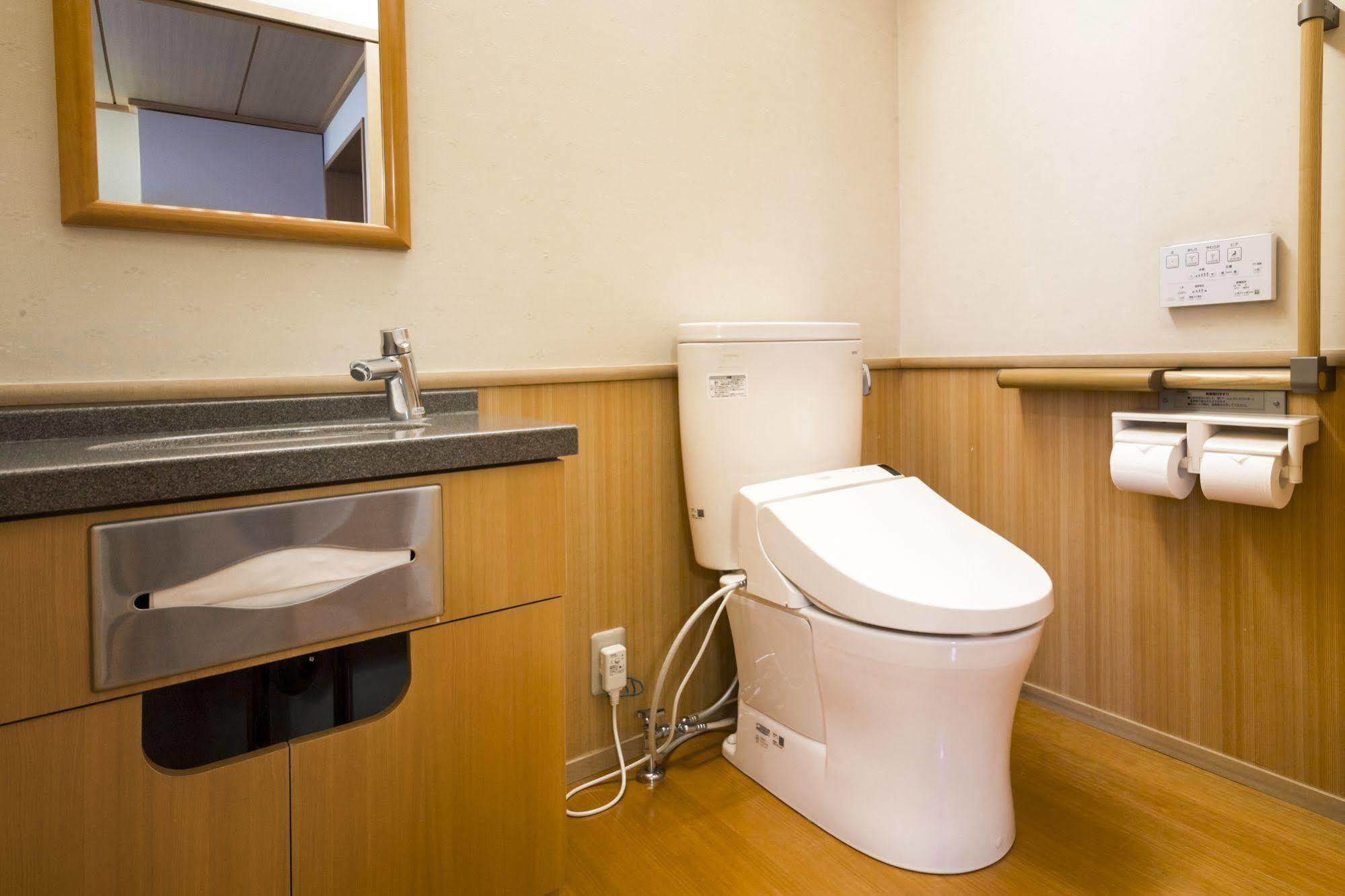 Hotel Kaneyamaen Fujiyoshida Esterno foto