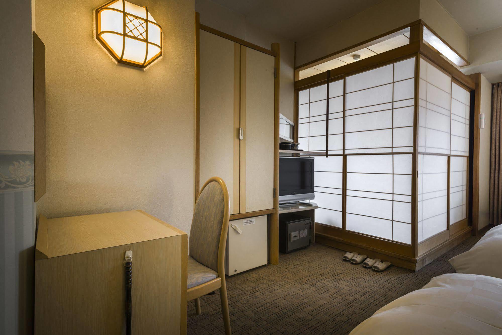 Hotel Kaneyamaen Fujiyoshida Esterno foto